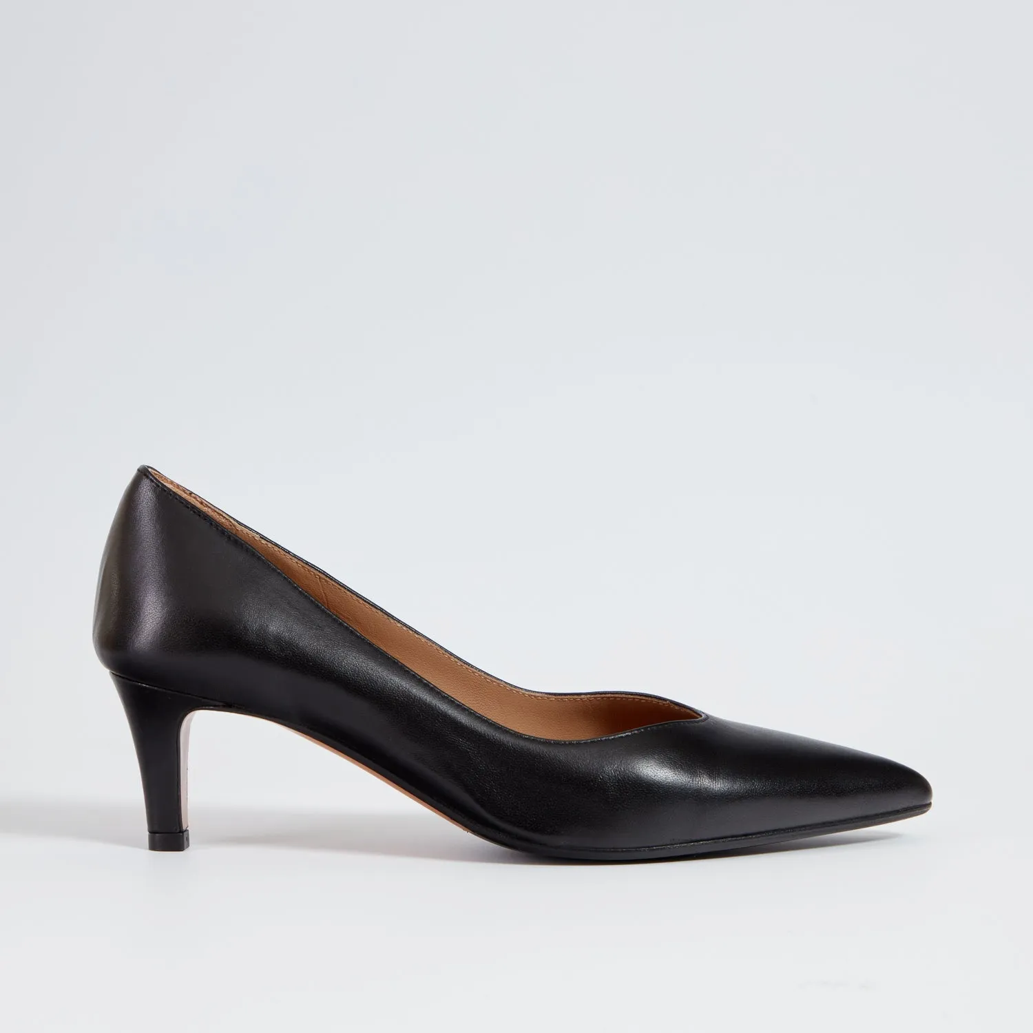 Elvira black leather pump
