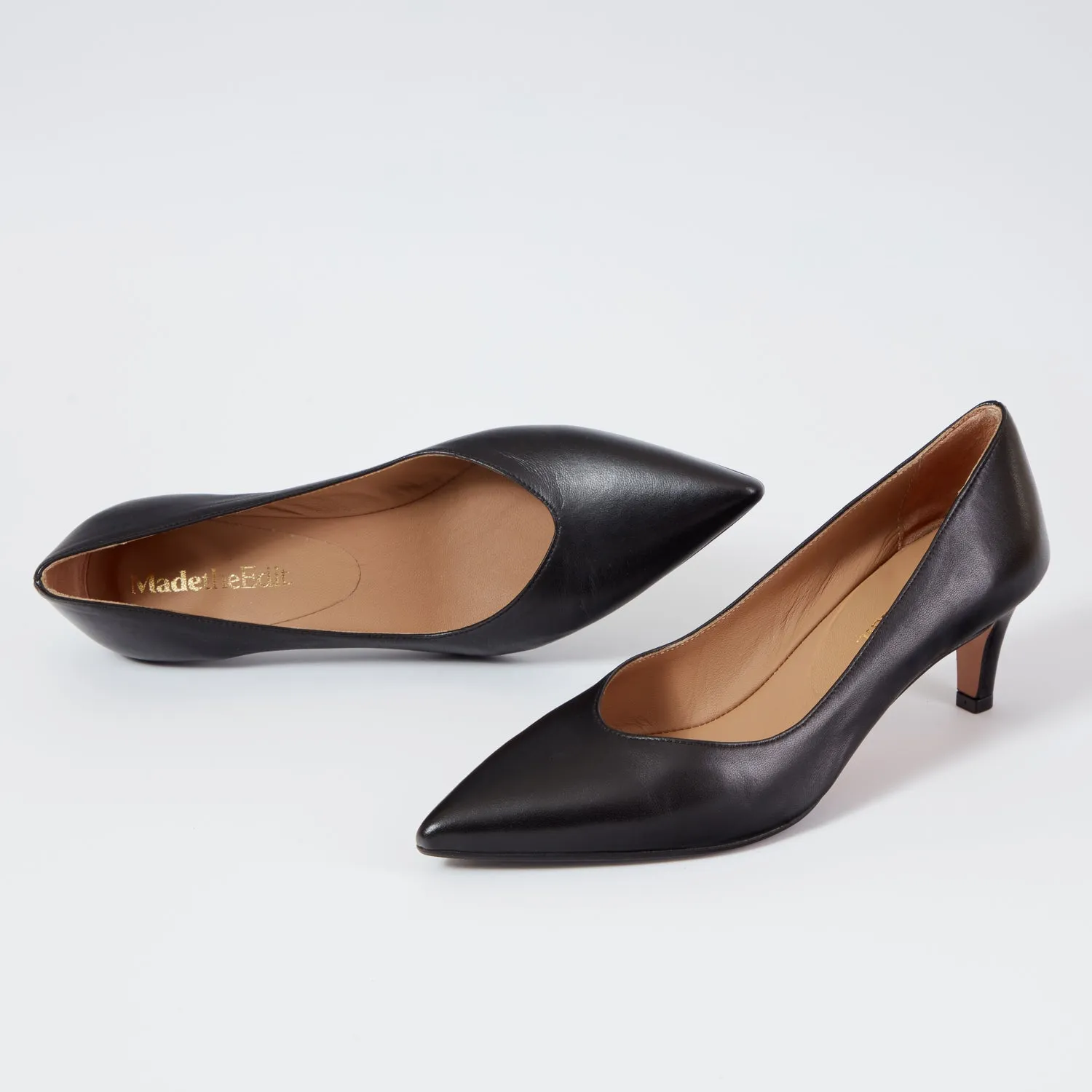 Elvira black leather pump