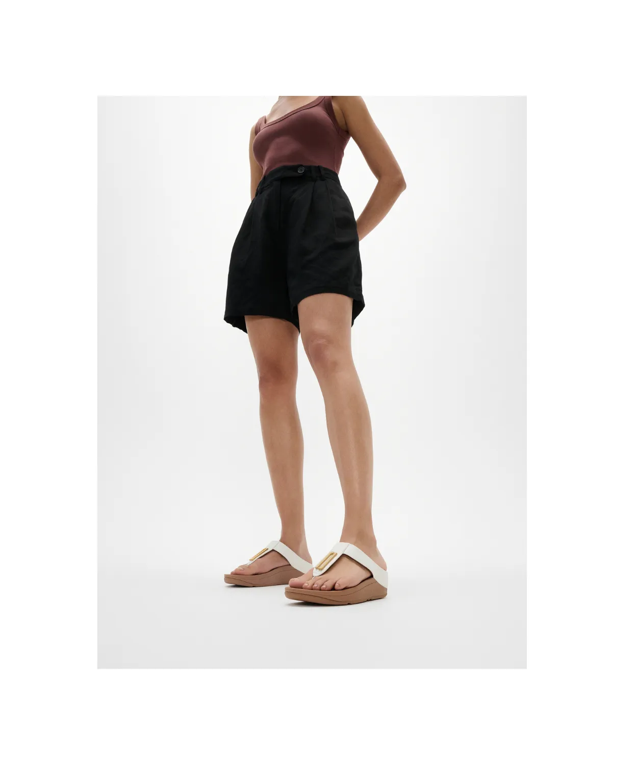 FitFlop Fino Gold Trim Leather Toe Post Sandals Urban White