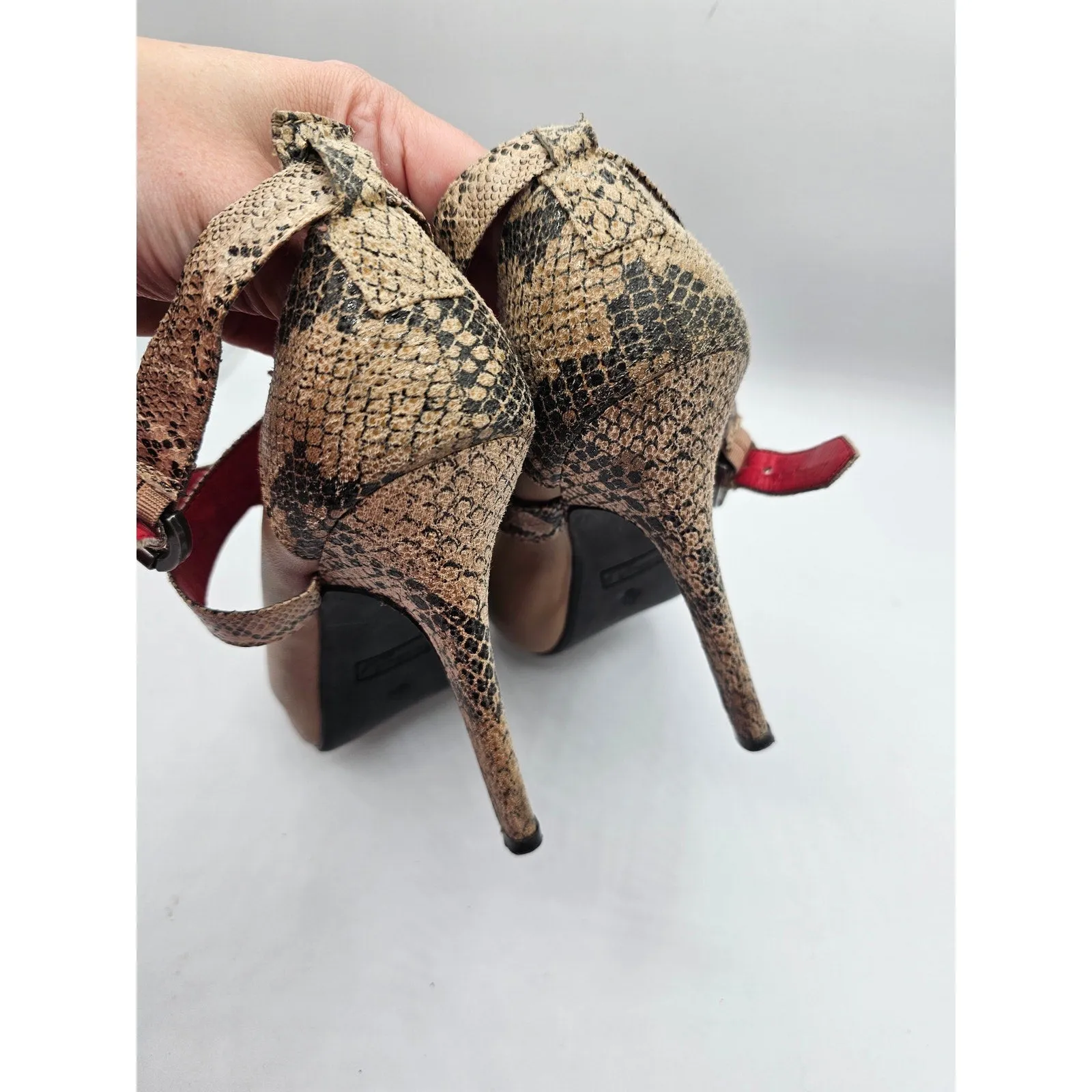 Madeline Stuart Womens Sz 8.5 Platform Pumps Beige Snakeskin Print Ankle Strap