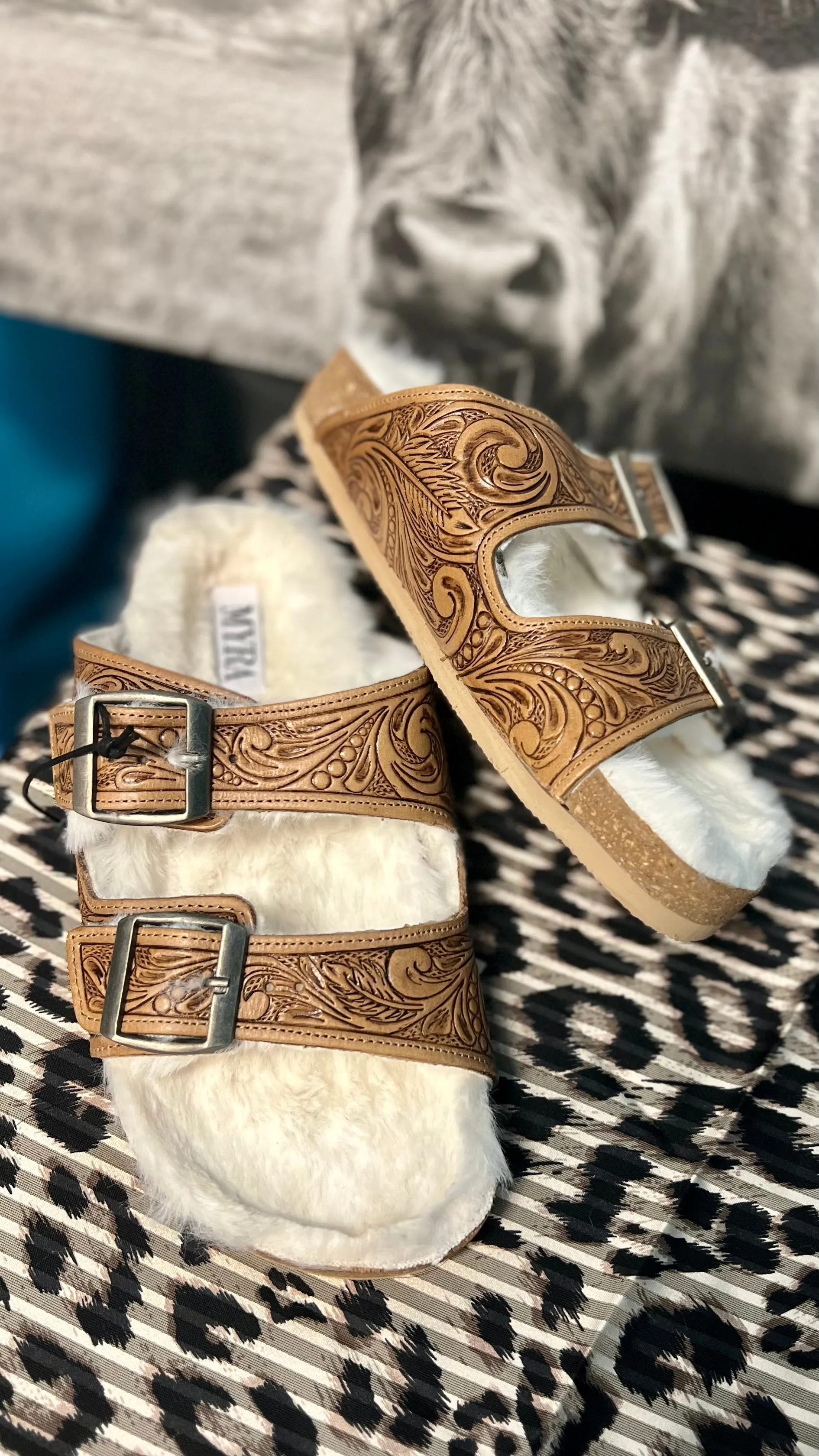 Myra Fuzzy Sandal*