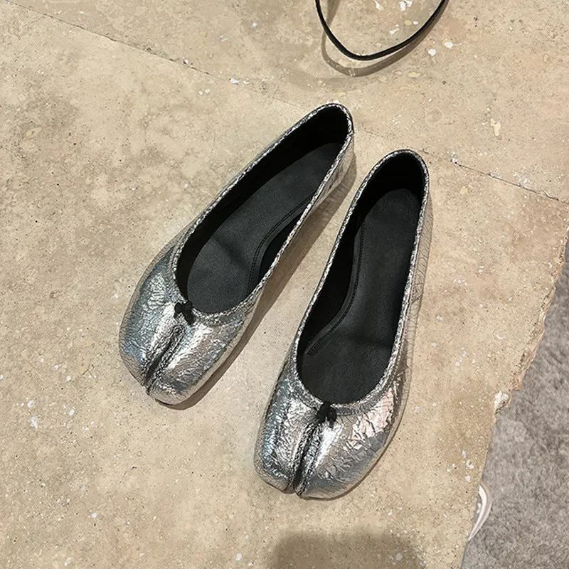 Stylish Tabi Pumps
