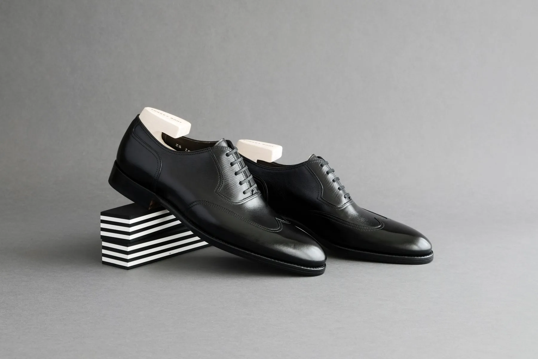 TwoFiveZero.Downtown Plain Wingtip Oxfords From Calf Leather