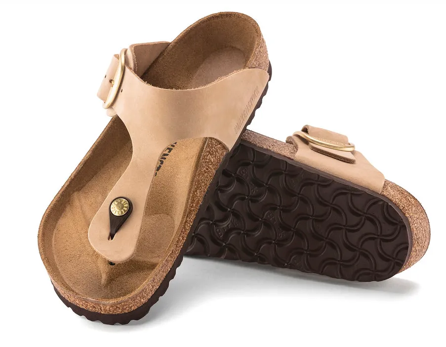 WOMEN'S BIRKENSTOCK GIZEH BIG BUCKLE SANDAL | SANDCASTLE NUBUCK LEATHER