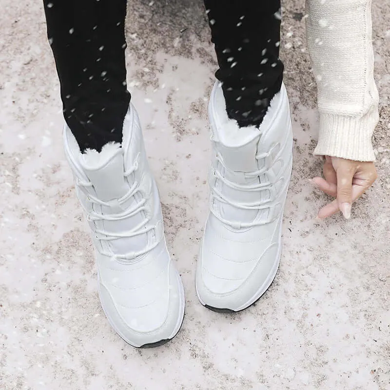 Women's Plush-Lined Combat Boots: Cozy & Stylish