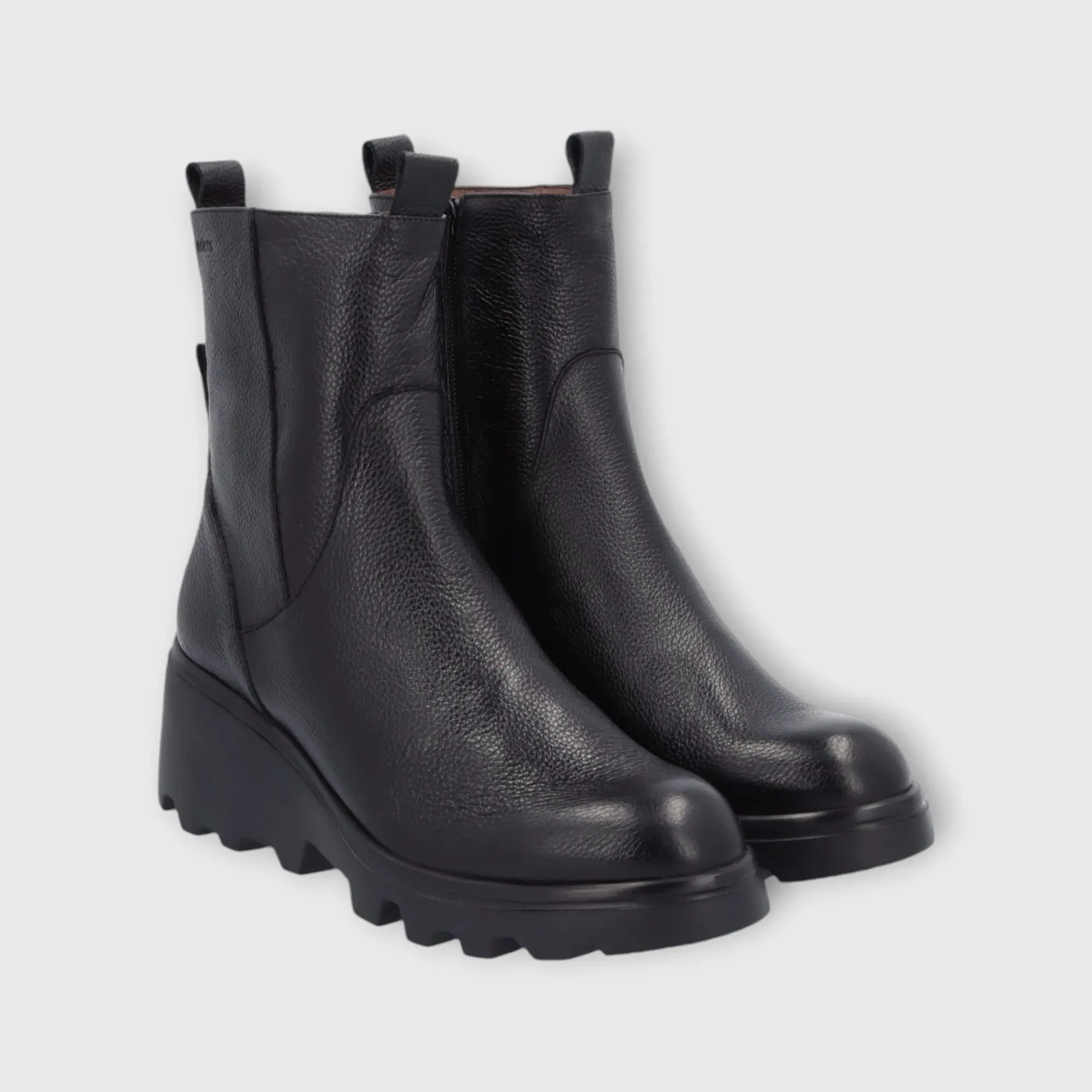 Wonders LEEDS Black Leather Ankle Boots with Chunky Wedge Sole and Pull Tabs